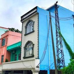 越南网红在东兴口岸旅游,探寻中越边境风情