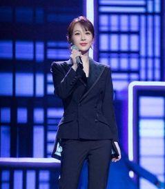 黑西装女老板网红照片,揭秘网红背后的商业传奇